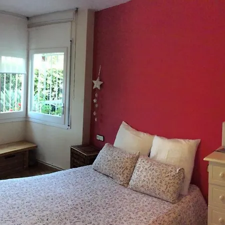 Calella, Playa, Piscina Y Jardin